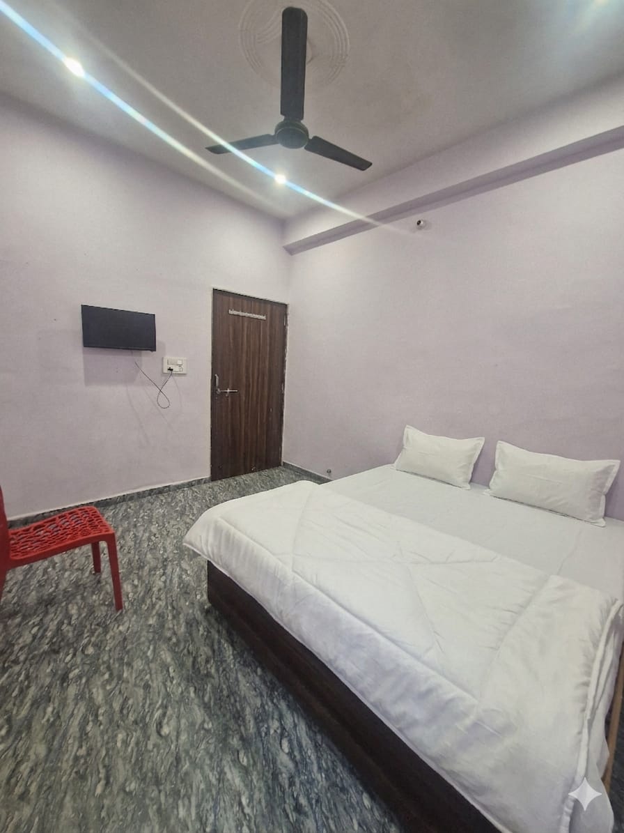 Budget Non-AC Room in Khatoo - Affordable Stay